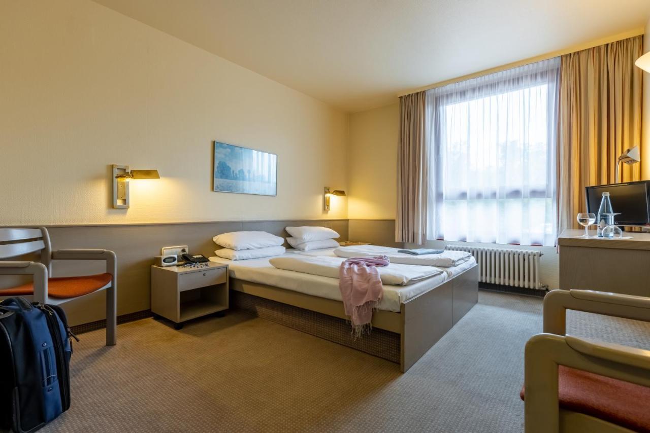 Hotel Baden-Baden Esterno foto