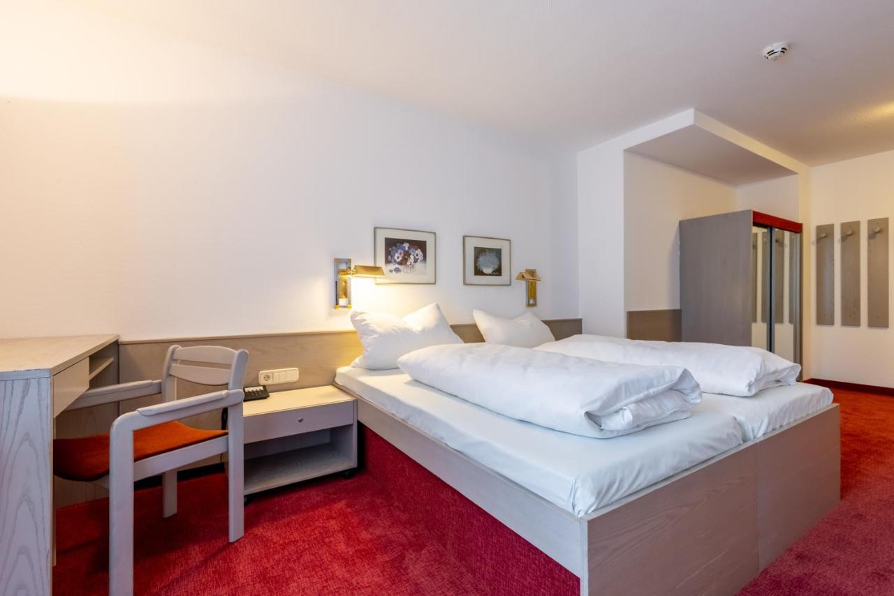 Hotel Baden-Baden Esterno foto