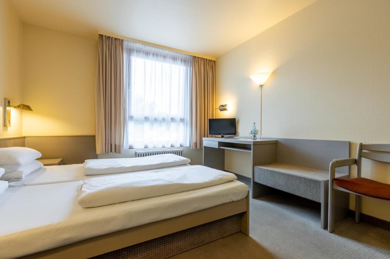 Hotel Baden-Baden Esterno foto