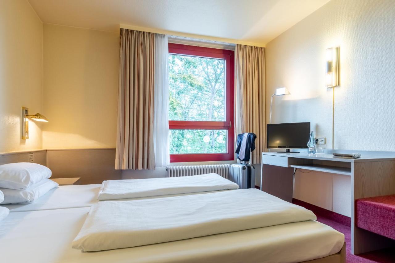 Hotel Baden-Baden Esterno foto